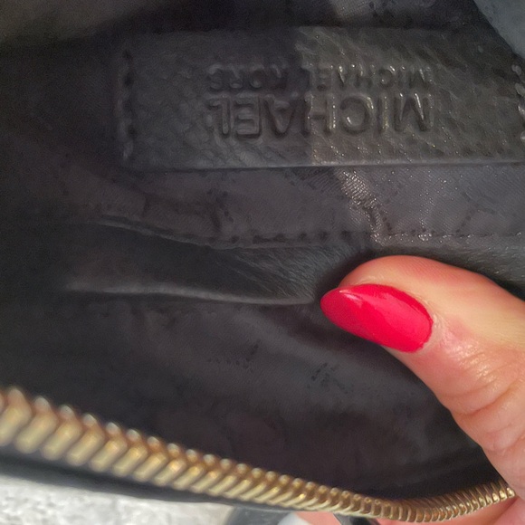 Michael Kors Black Crossbody Bag with Gold Logo - Picture 5 of 8